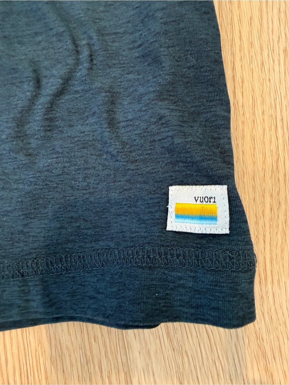 Vuori Strato Tech Tee  Heather Blue Short Sleeve Performance Shirt M - Picture 4 of 7
